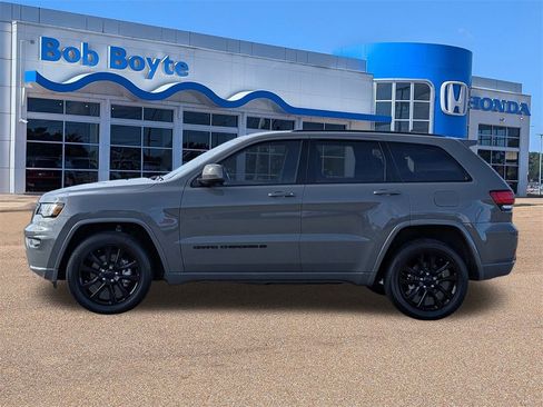 Used 2022 Jeep Grand Cherokee Laredo X image 6