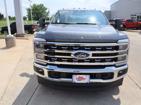 New 2026 Ford F250 Lariat w/ FX4 Off-Road Package image 9