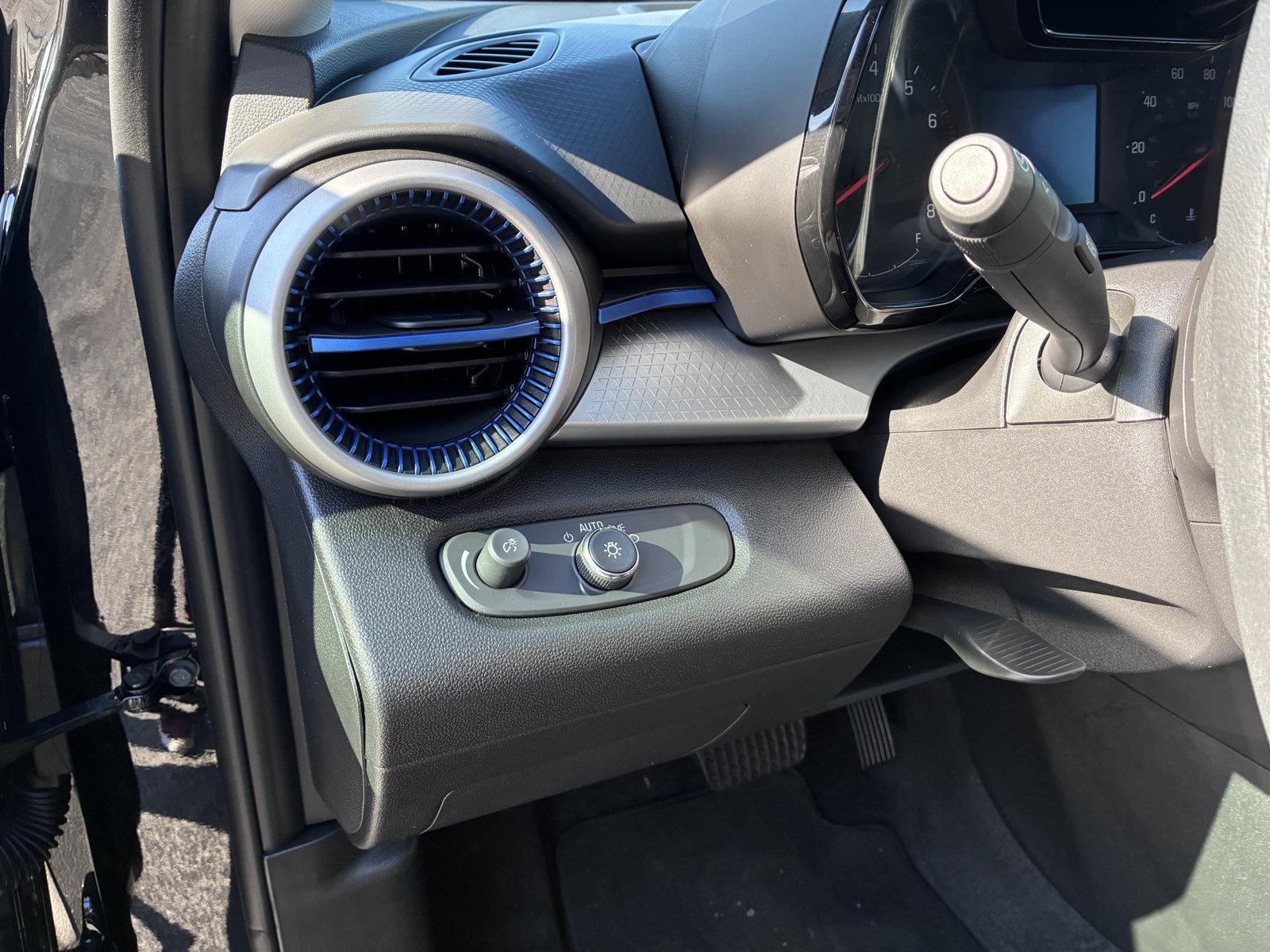 Used 2026 Chevrolet Trax LS FWD image 27