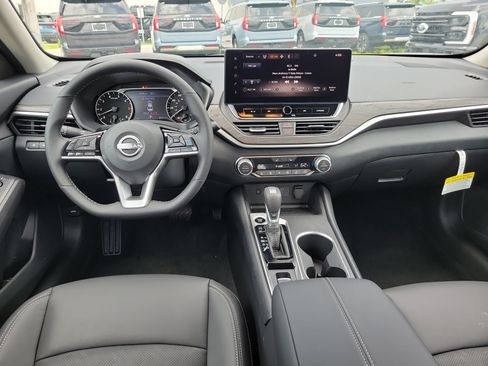 New 2026 Nissan Altima 2.5 SV w/ SV Premium Package FWD image 14