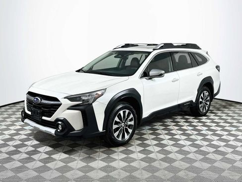 Used 2023 Subaru Outback Touring XT AWD/4WD image 3