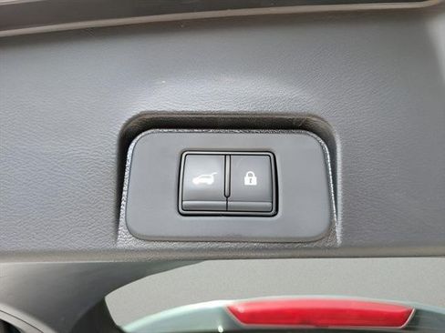 Used 2024 Nissan Rogue SV AWD/4WD image 25