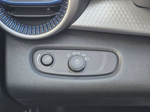New 2026 Chevrolet Trax LS w/ LS Convenience Package FWD image 21