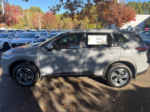 New 2026 Nissan Rogue SV image 4