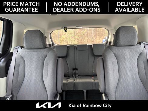 Used 2023 Kia Carnival LX image 29