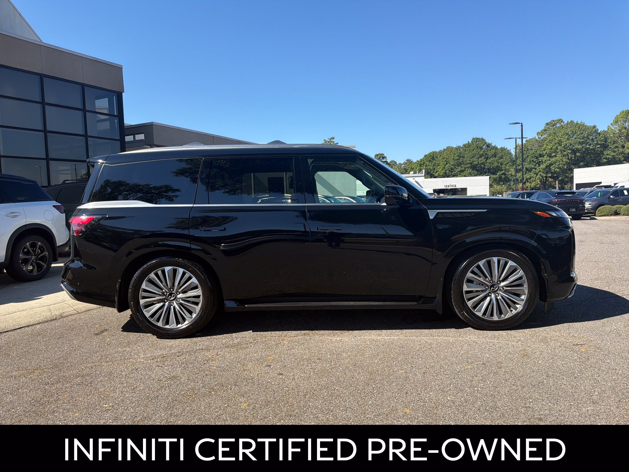 Certified 2026 INFINITI QX80 Luxe RWD image 13