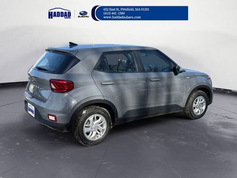 Used 2022 Hyundai Venue SE image 6