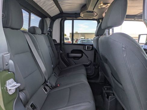 Used 2021 Jeep Gladiator Sport image 30