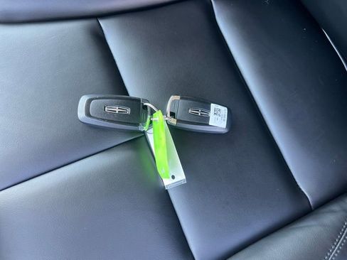 Used 2023 Lincoln Corsair AWD image 33