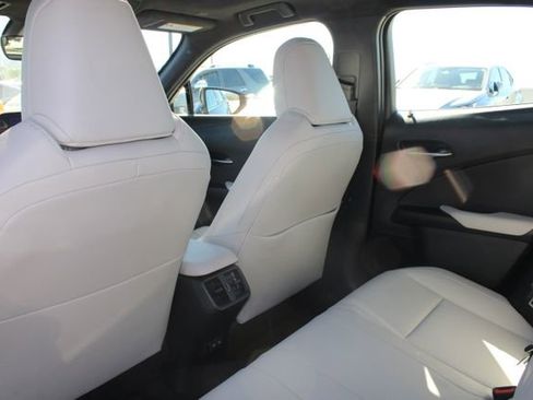 Certified 2024 Lexus UX 250h FWD image 9