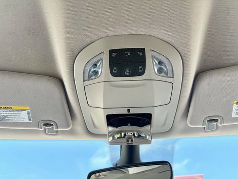 Used 2023 Chrysler Pacifica Touring-L FWD image 14