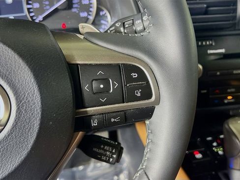 Used 2022 Lexus RX 350L Premium image 17