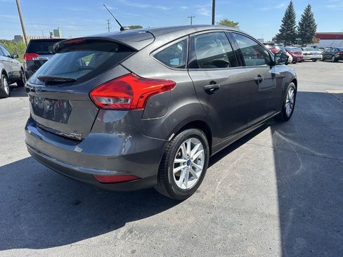 Used 2015 Ford Focus SE w/ SE Cold Weather Package FWD image 4