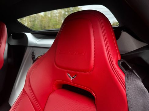 Used 2016 Chevrolet Corvette Z06 w/ 3LZ Preferred Equipment Group image 24