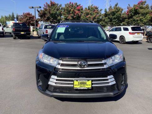 Used 2018 Toyota Highlander LE FWD image 4