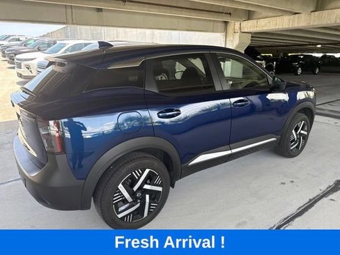 Used 2025 Nissan Kicks SV FWD image 13