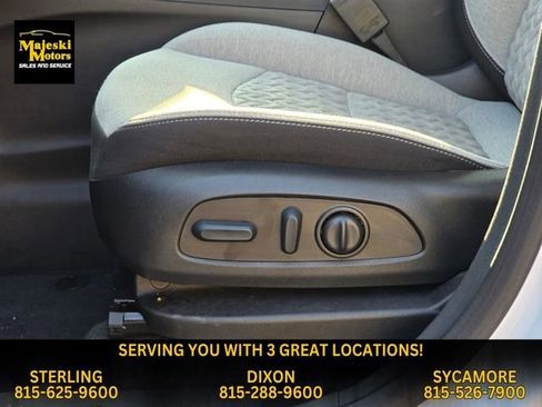 Used 2023 Chevrolet Equinox LT w/ Driver Convenience Package image 20