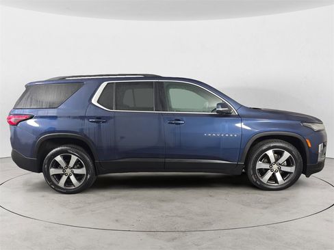 Used 2023 Chevrolet Traverse LT w/ LT Premium Package image 6