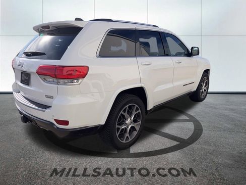 Used 2018 Jeep Grand Cherokee Limited AWD/4WD image 4