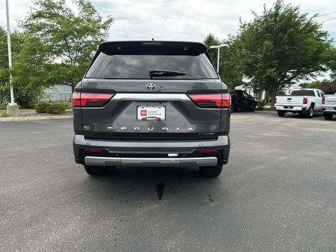 Used 2025 Toyota Sequoia Capstone AWD/4WD image 12