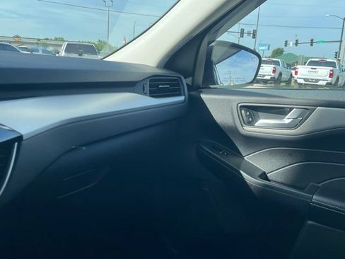 Used 2021 Ford Escape SE w/ SE Sport Appearance Package FWD image 11