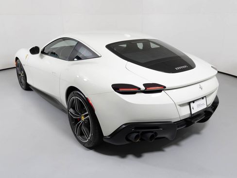 Used 2022 Ferrari Roma image 14