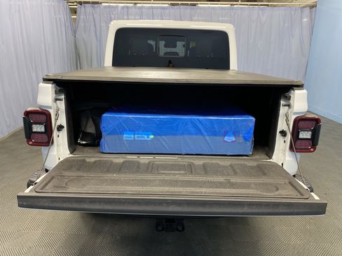 Certified 2025 Jeep Gladiator Mojave image 34