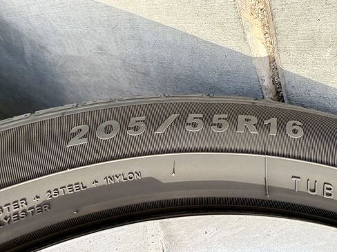 Used 2021 Toyota Corolla LE w/ Carpet Mat Package (TMS) image 10