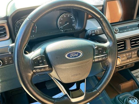 Used 2022 Ford Maverick Lariat image 11