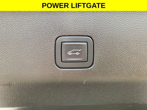 Used 2025 GMC Yukon Denali AWD/4WD image 20
