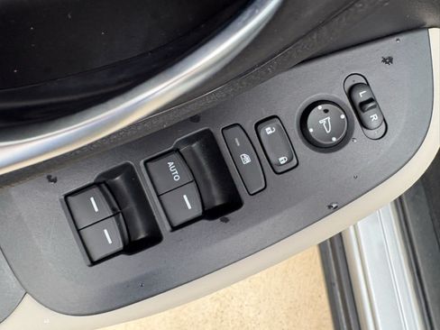 Certified 2025 Honda HR-V LX image 11