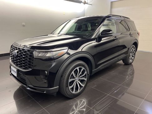 New 2025 Ford Explorer ST-Line image 3