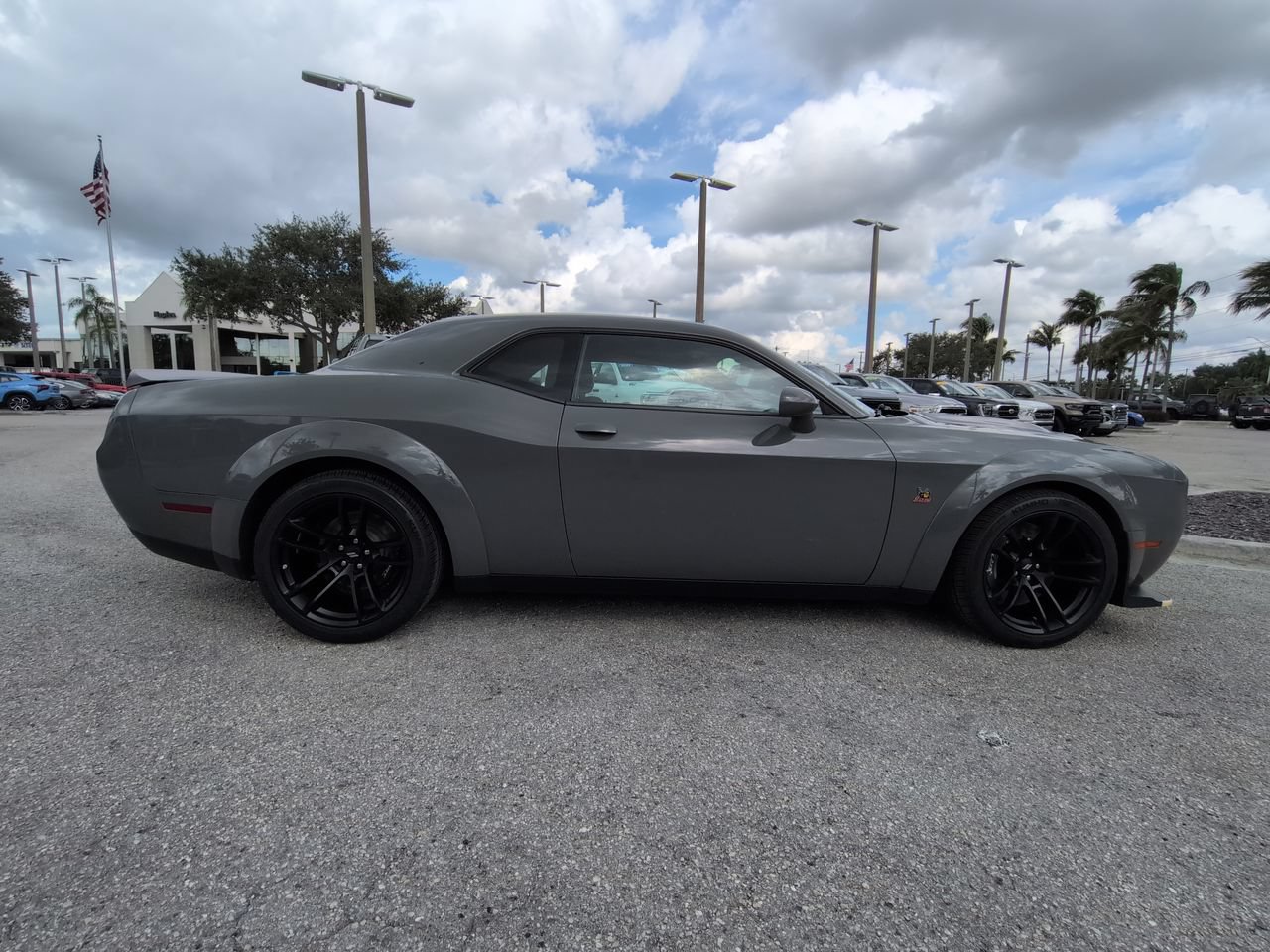Used 2023 Dodge Challenger R/T Scat Pack RWD image 4