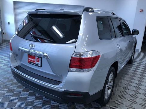 Used 2013 Toyota Highlander Limited AWD/4WD image 35