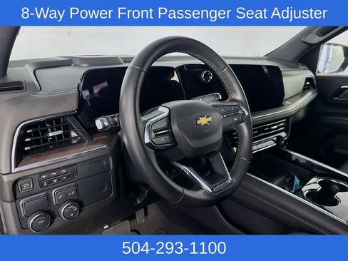 Used 2025 Chevrolet Suburban LT RWD image 11