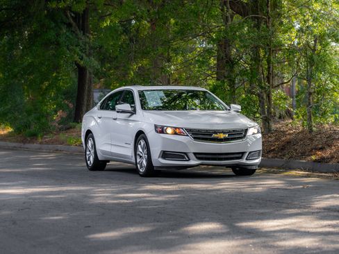 Used 2017 Chevrolet Impala LT w/ Convenience Package FWD image 41