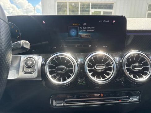 Used 2022 Mercedes-Benz GLB 250 image 17