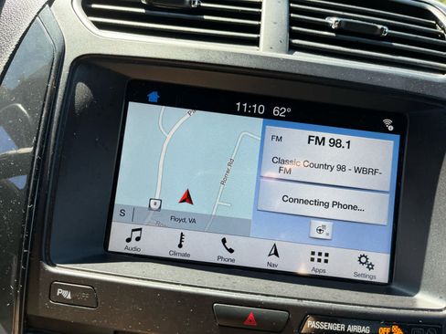 Used 2018 Ford Explorer XLT w/ Equipment Group 201A AWD/4WD image 15