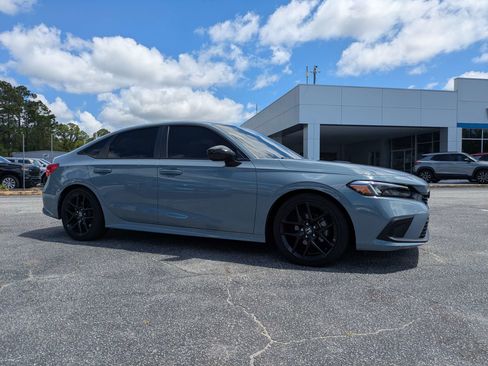Used 2023 Honda Civic Sport image 3