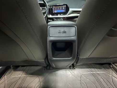 Used 2024 Chevrolet Trax ACTIV w/ Sunroof Package image 32