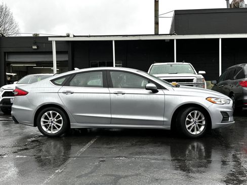 Used 2020 Ford Fusion SE image 6