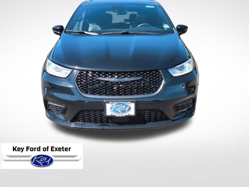 Used 2025 Chrysler Pacifica Limited FWD image 4