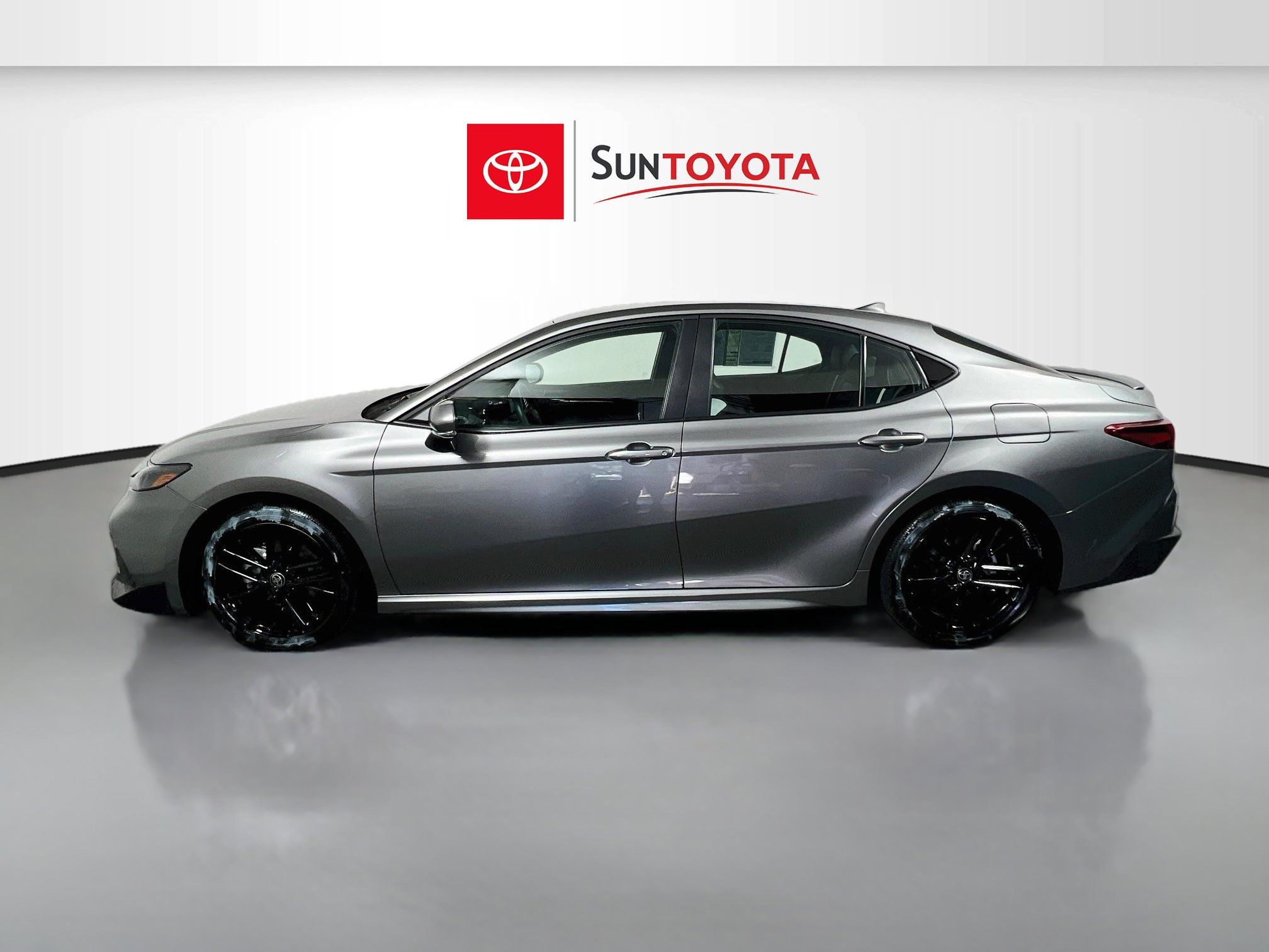 Used 2026 Toyota Camry SE w/ Multimedia Upgrade Package FWD image 7