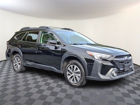 Used 2023 Subaru Outback Premium image 1