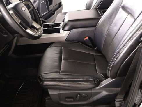 Used 2020 Ford F350 Lariat image 12