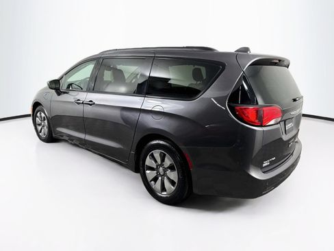 Used 2018 Chrysler Pacifica Limited FWD image 5