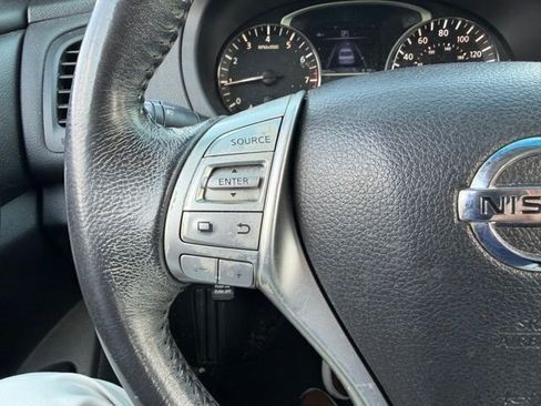 Used 2016 Nissan Altima 2.5 SV w/ Convenience Package FWD image 11