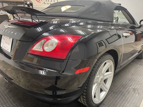 Used 2005 Chrysler Crossfire Limited image 12