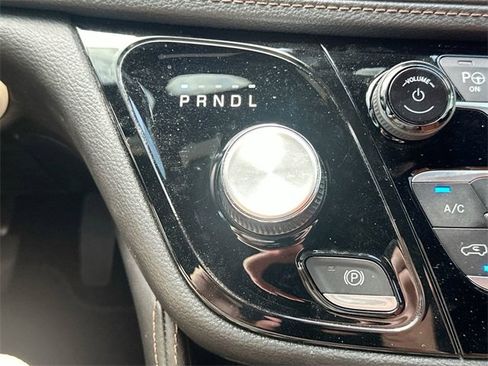 Used 2024 Chrysler Pacifica Pinnacle image 25