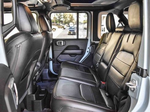 Used 2023 Jeep Wrangler Unlimited Sahara w/ Cold Weather Group image 17